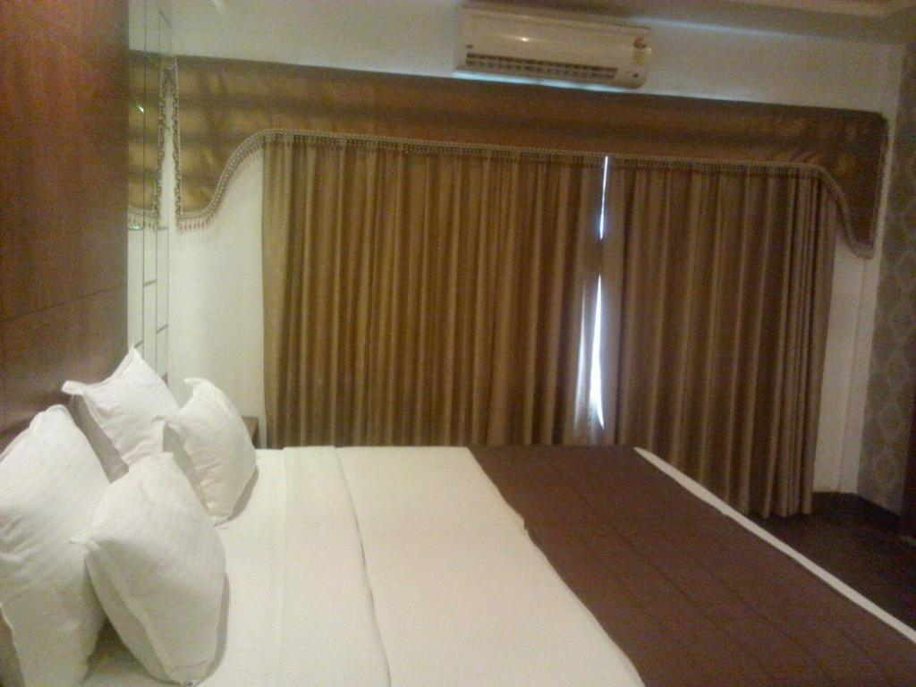 The Shiv Nautica Hotell Mundra Exteriör bild